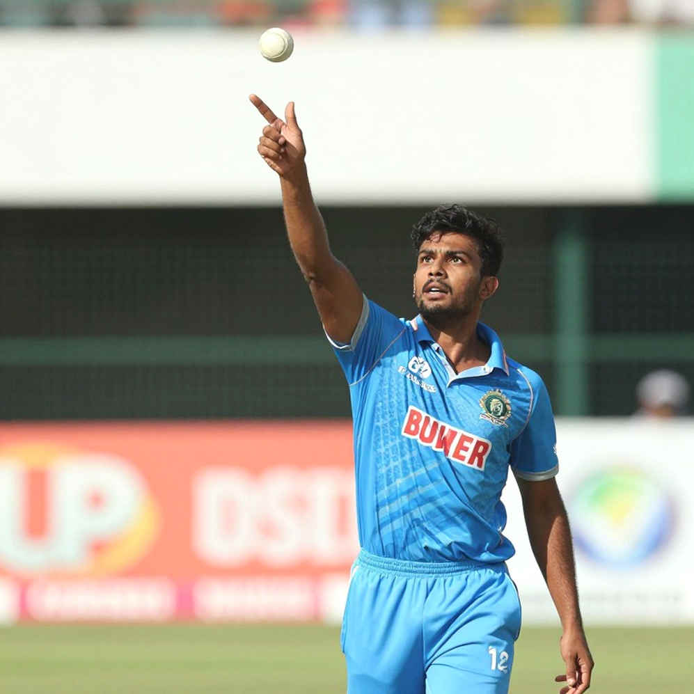 রেনশ'র ১৯০ ও ডারবানের নিভে-যাওয়া আলো: ৩৬৩ রানে এগিয়েও অসম্পূর্ণ অস্ট্রেলিয়া